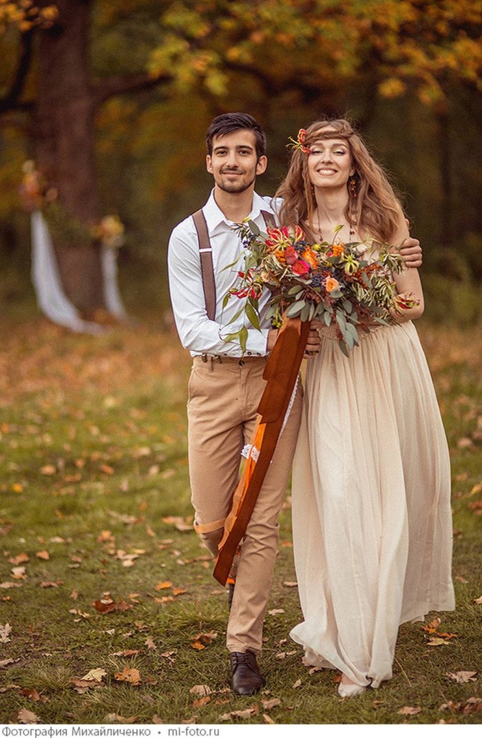 Жених в темно синей рубашке