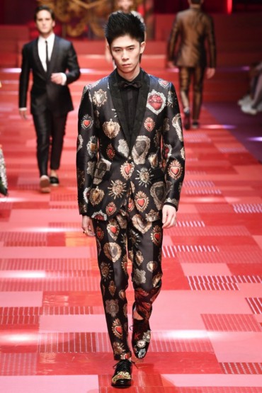 Показ одежды Dolce & Gabbana ВЕСНА-ЛЕТО 2018 MENSWEAR