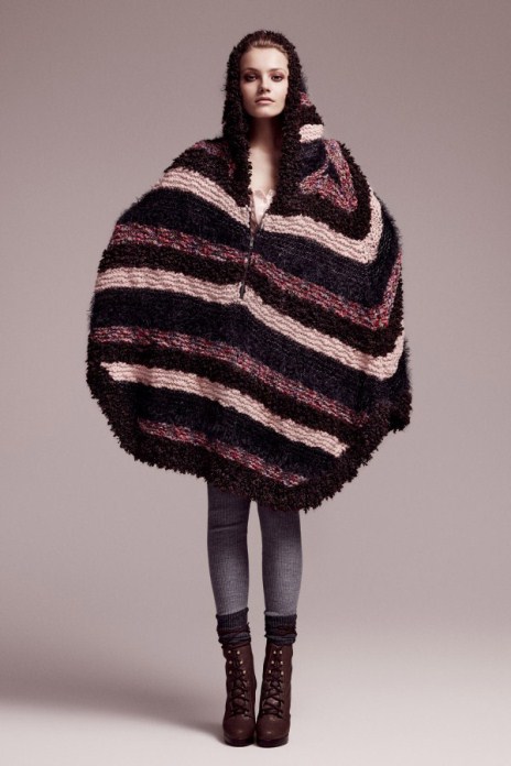 Вязаное пончо