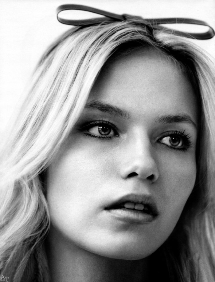 Наташа Поли