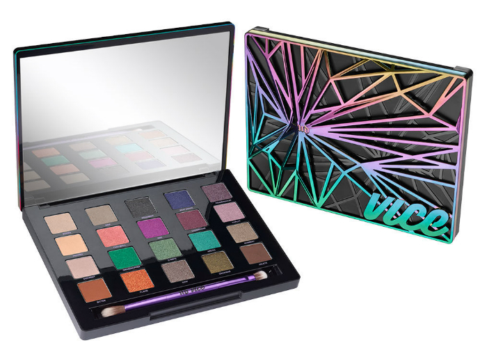 Новогодние коллекции декоративной косметики 2016