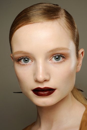 Красная помада