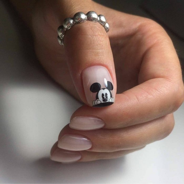 Маникюр с мультяшками