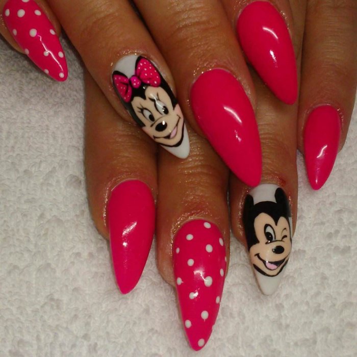 Маникюр Минни Маус
