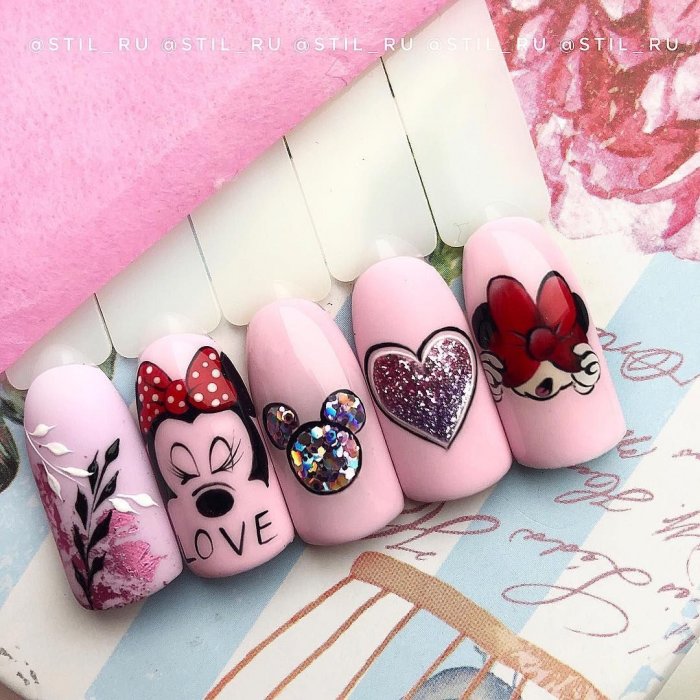 Ногти с Микки Маусом