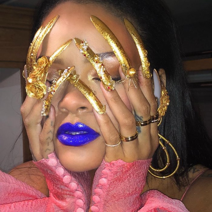 Рианна кольца