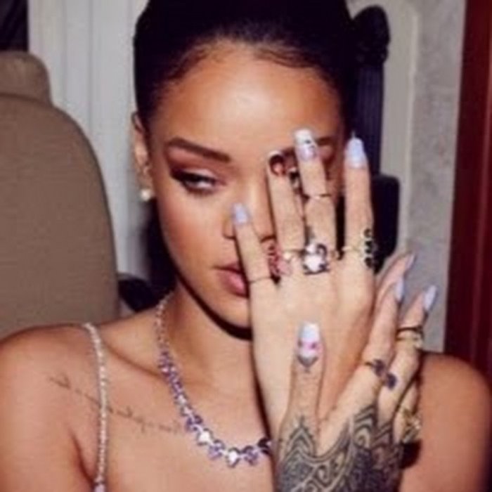 Рианна маникюр 2020