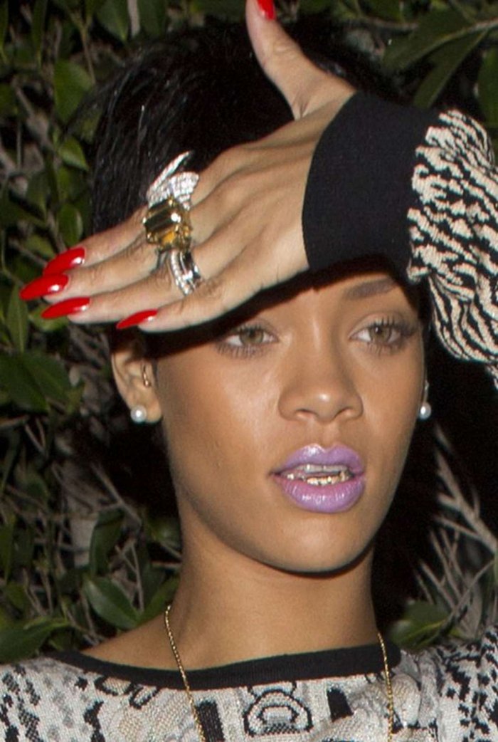 Рианна маникюр 2020