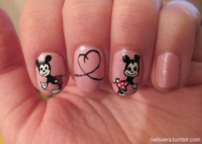 Маникюр Минни Маус