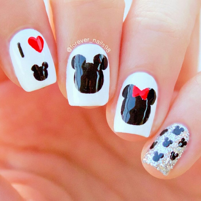 Маникюр с Минни Маусом