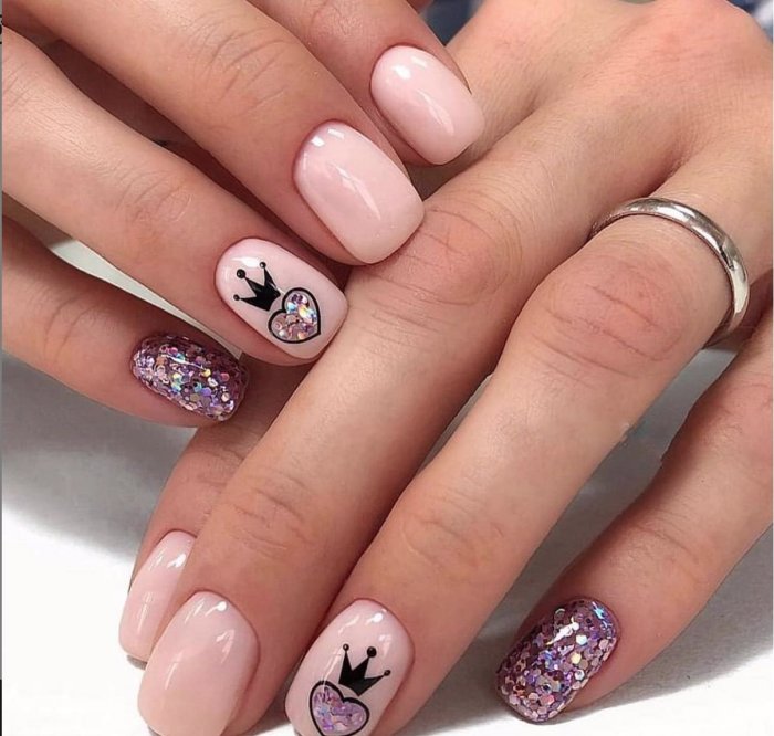 Нежный весенний маникюр на короткие ногти