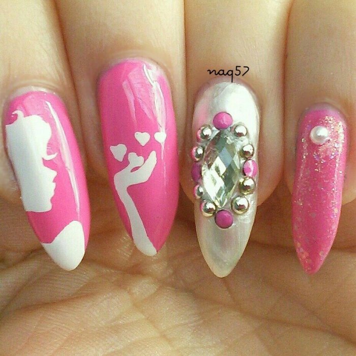 Маникюр с тюльпанами