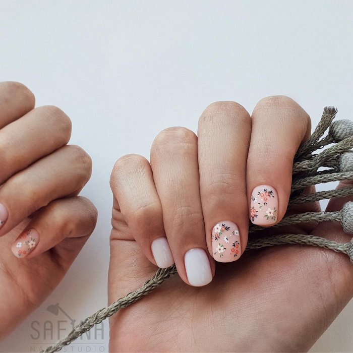 Нежный весенний маникюр на короткие ногти
