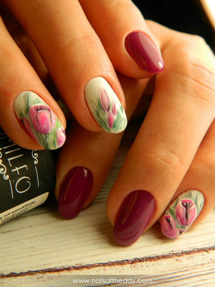 Красивый маникюр с цветами