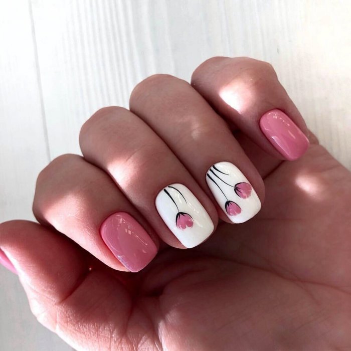 Красивый маникюр на короткие ногти цветы