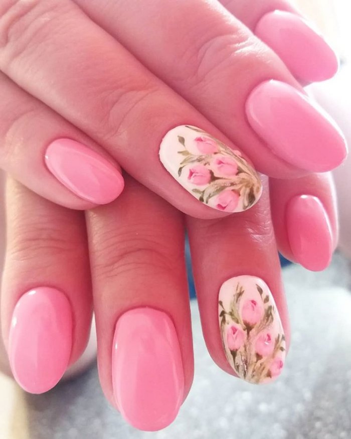 Маникюр на короткие ногти с цветами