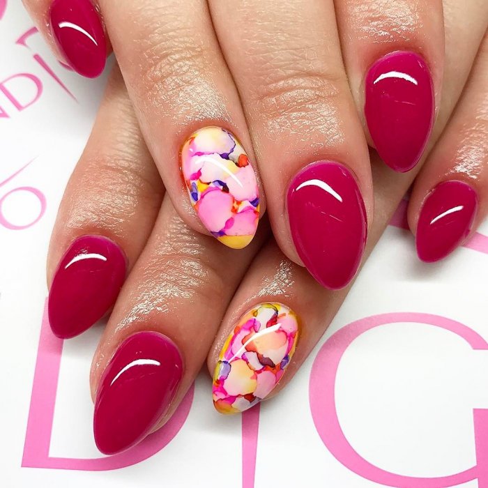 Тюльпаны на ногтях