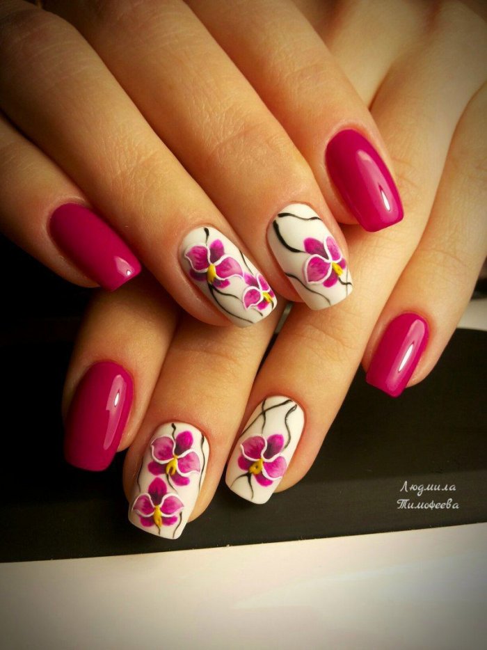 Маникюр с тюльпанами на ногтях