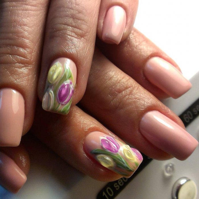 Яркие ногти с цветочками