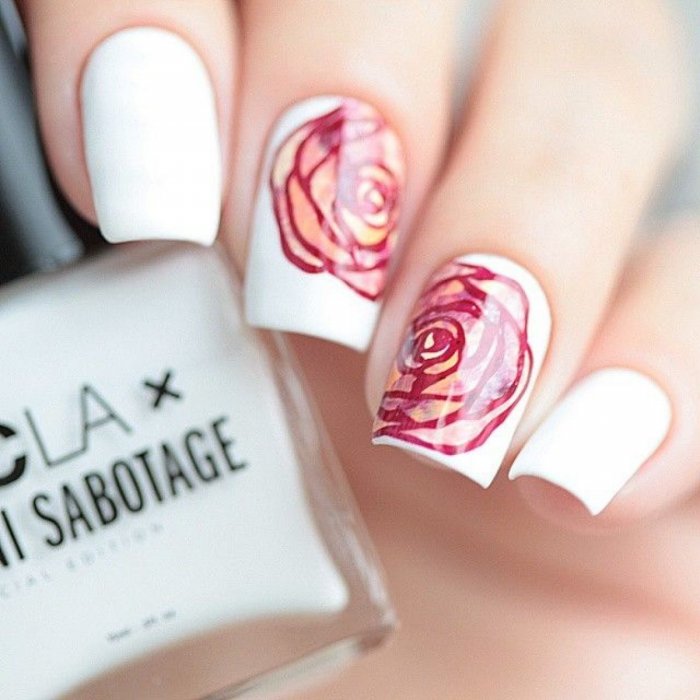 Окрашивание ногтей Весна