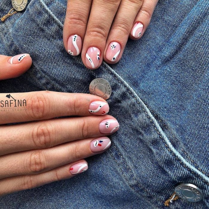 Нежный весенний маникюр