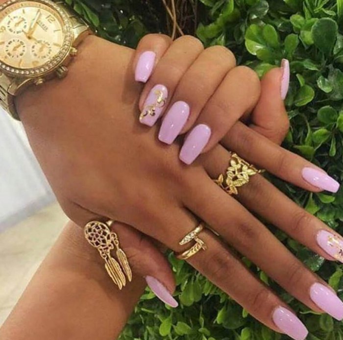 Ярко-розовый маникюр