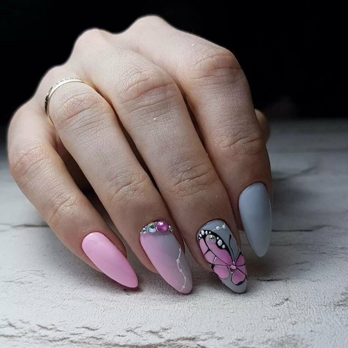 Дизайн ногтей на восьмое марта