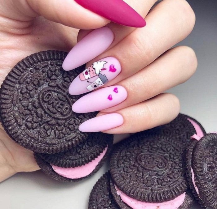 Маникюр на восьмое марта
