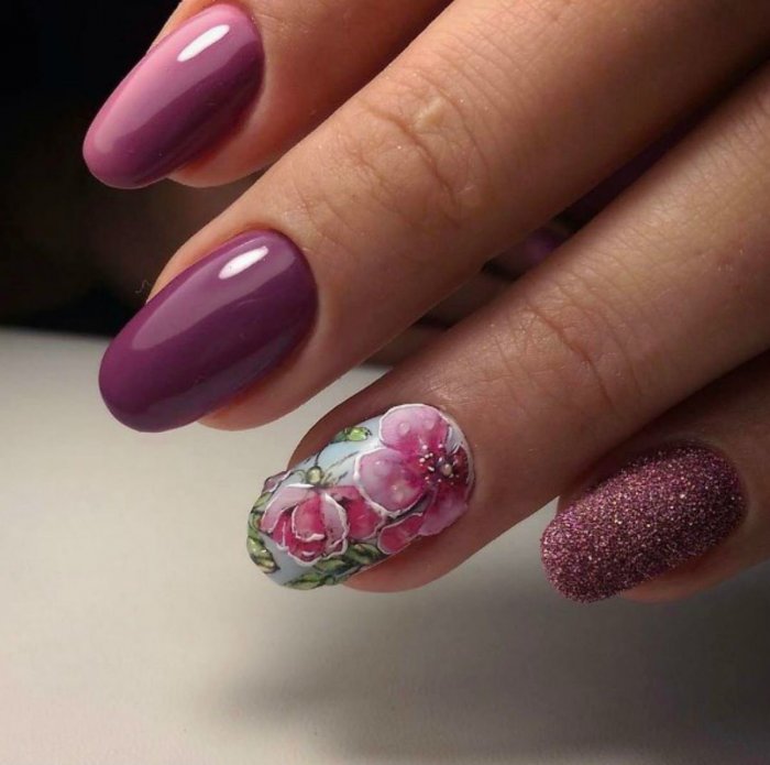 Маникюр с цветами
