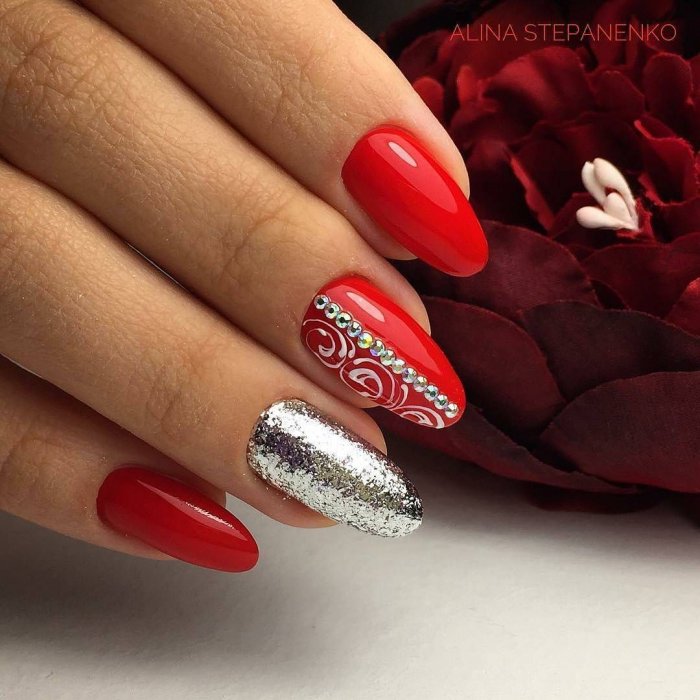 Тюльпаны на ногтях