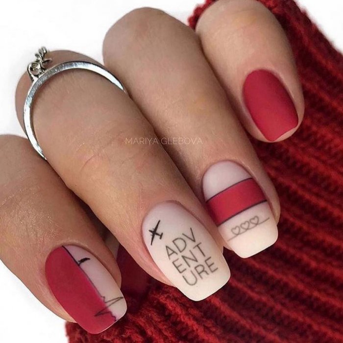 Маникюр гель лак красный с тюльпаном