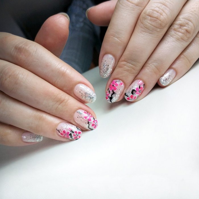 Маникюр на 8 марта