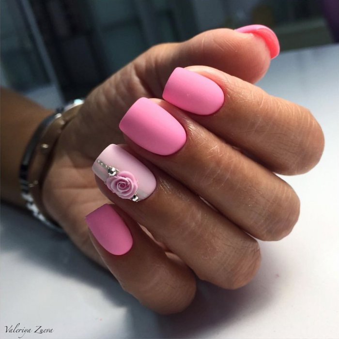 Красивый маникюр на короткие ногти цветы