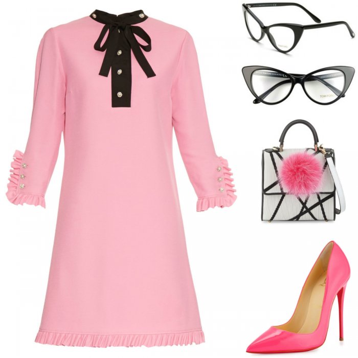 Девушка в платье в цветочек