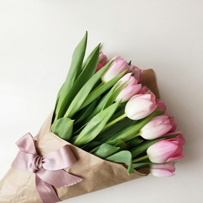 Цветы на восьмое марта