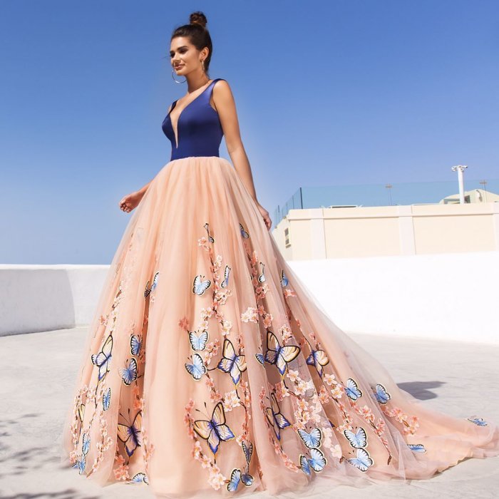 Стильное платье на 8 марта