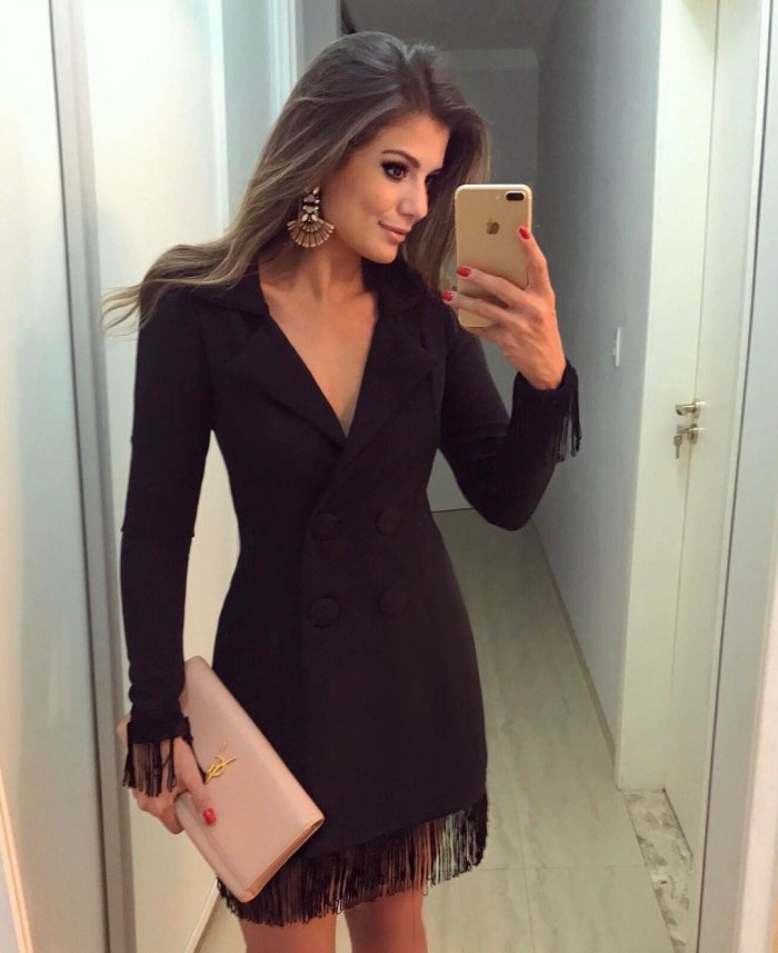 Платье элегантное на 8 марта