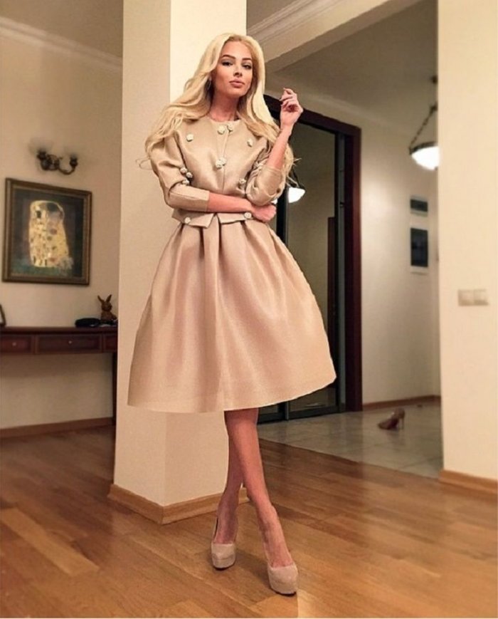 Платья на 8 марта для женщин