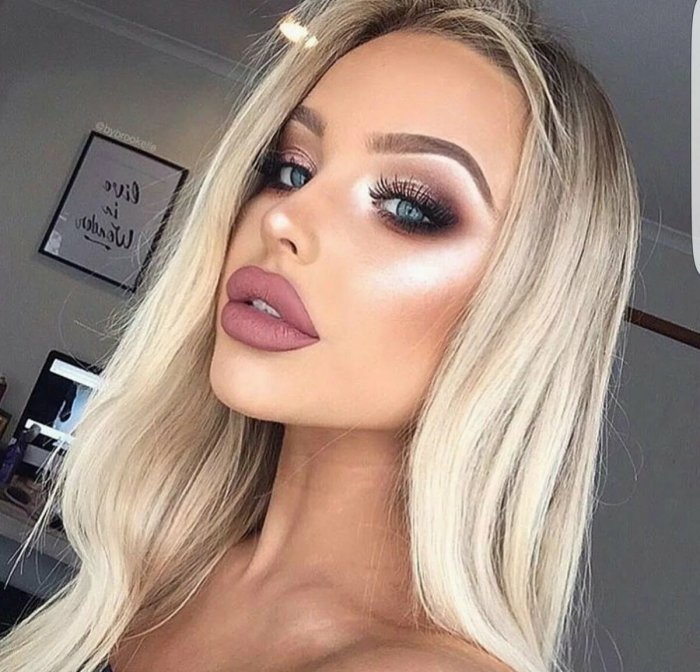 Девушка в цветах