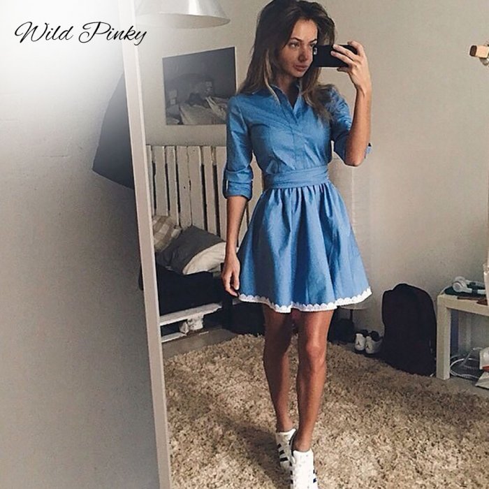 Нежная девушка в цветах