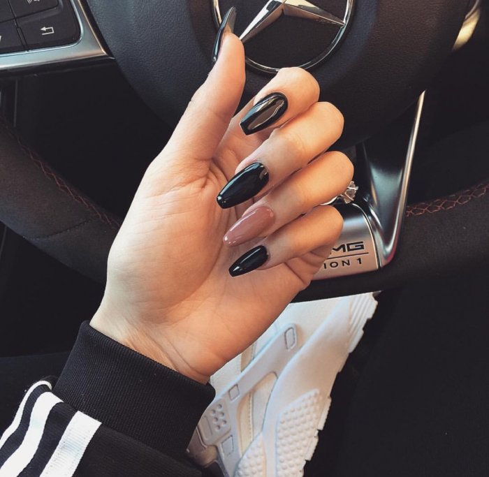 Ногти с миньонами