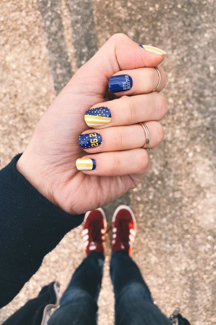 Рожицы на ногтях