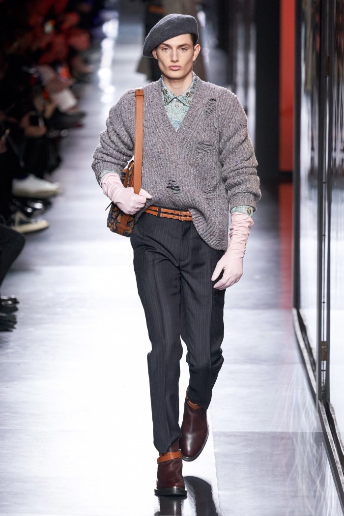 Лукбук груша