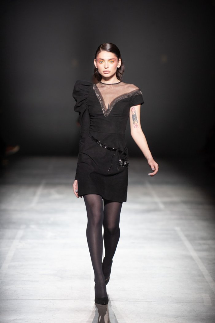 Пантон 2020 Самба