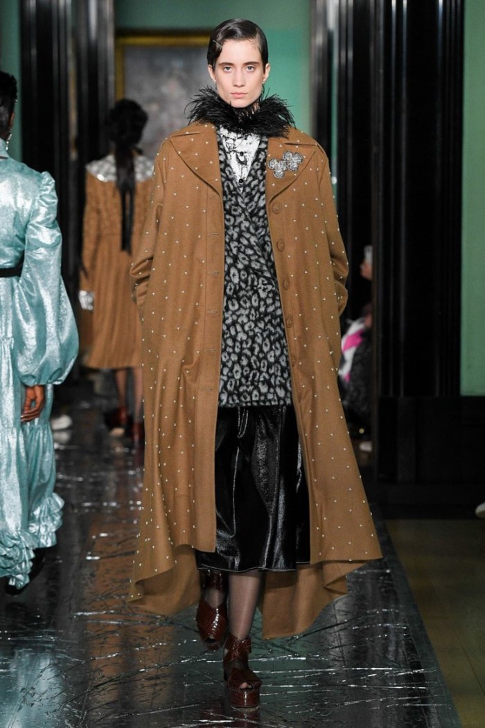 Эмеральд пантон осень 2020