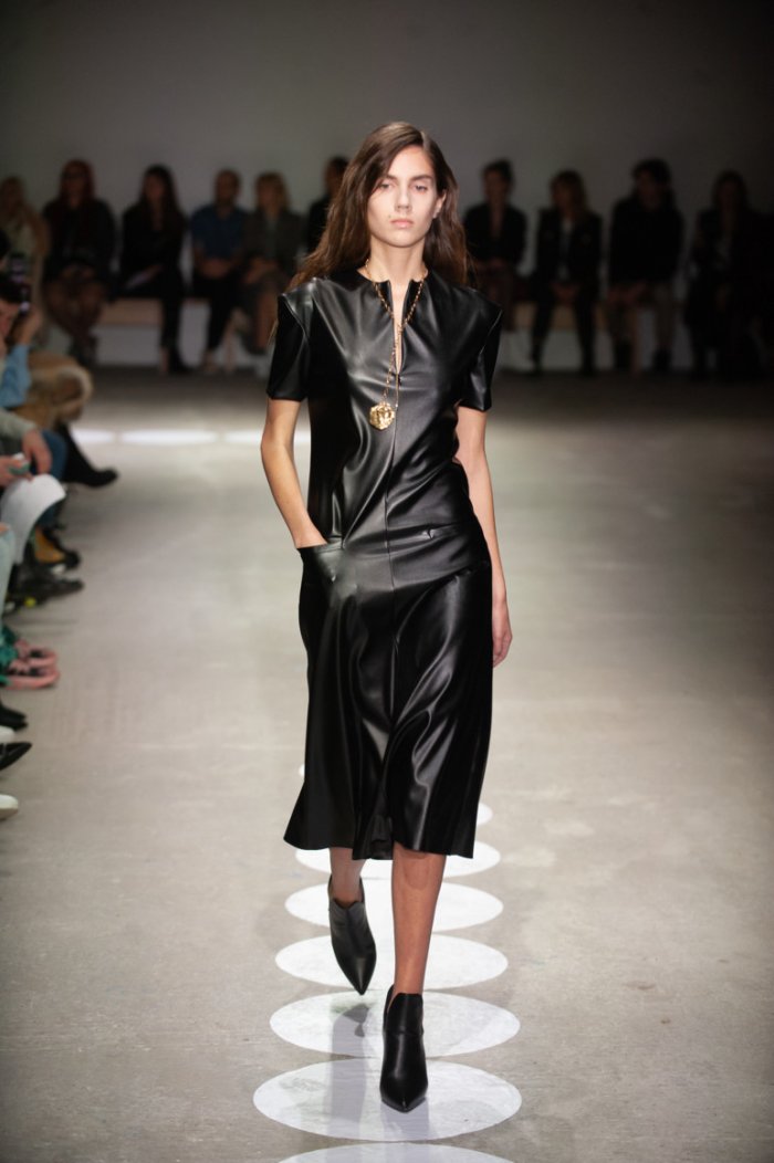 Обои новая коллекция одежды 2021