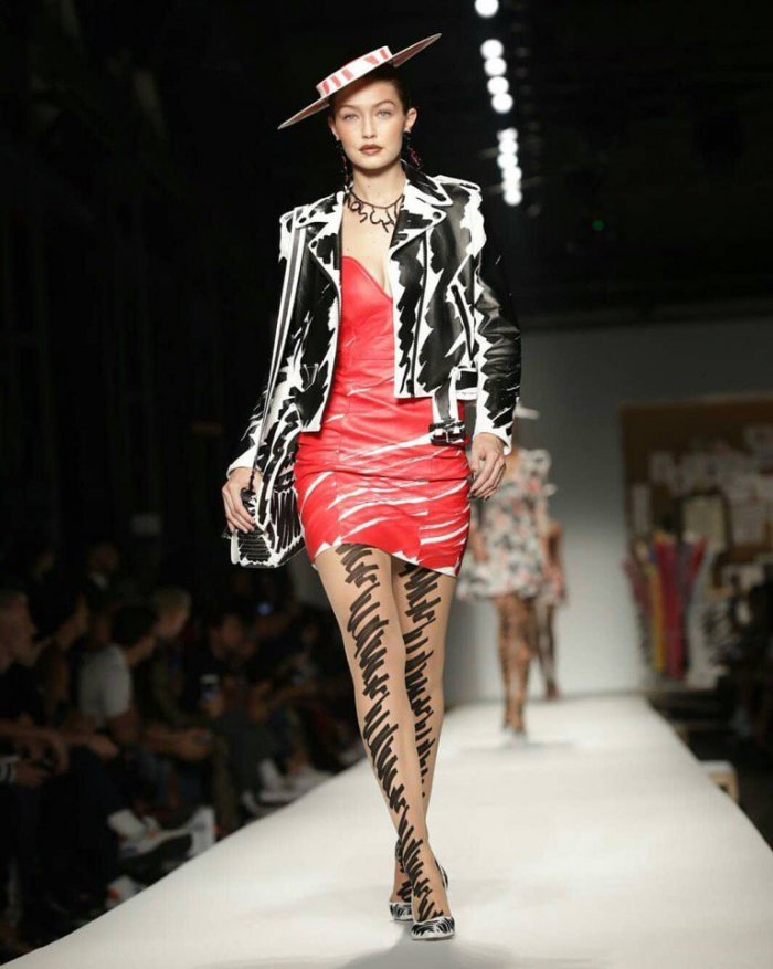 Джереми Скотт Москино в пакете