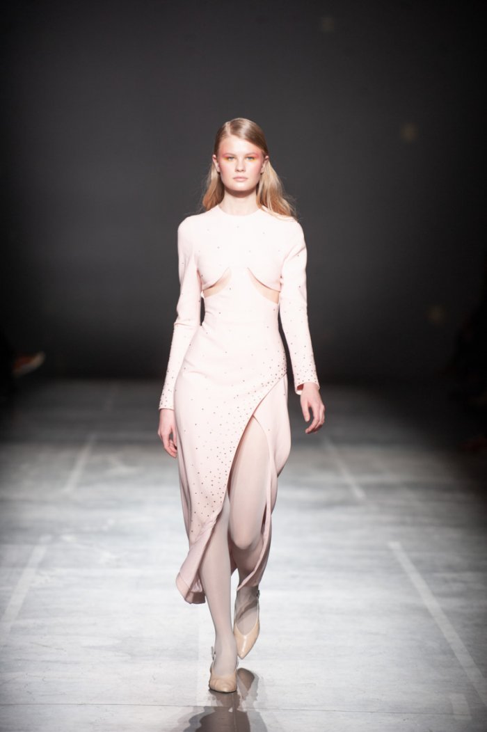 Показ Фенди осень зима 2020-2021