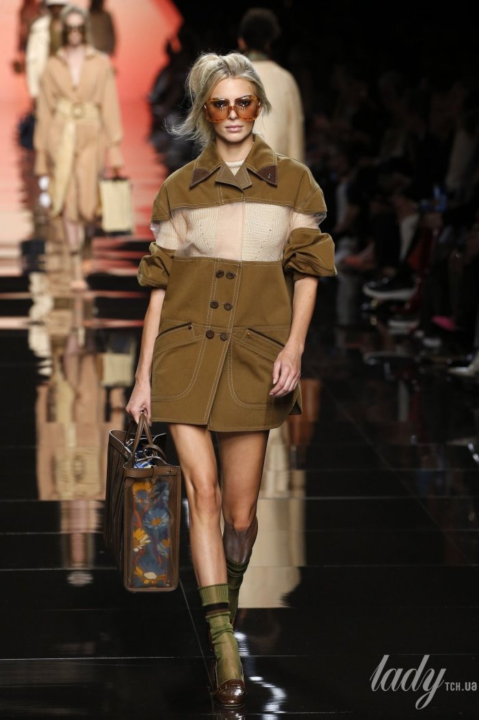 Показ Весна лето 2020 Фенди