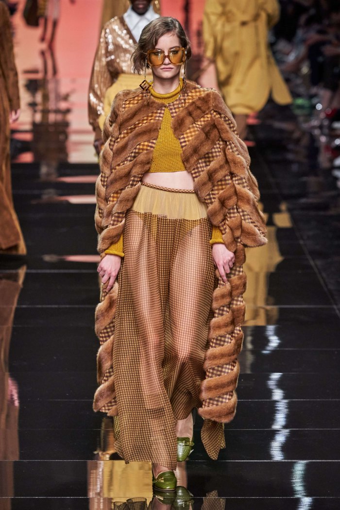 Показ Fendi Весна лето 2020